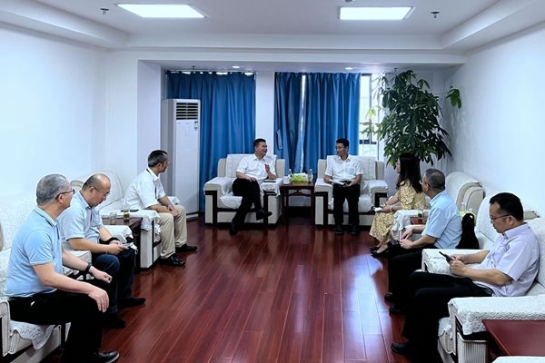 郵儲(chǔ)銀行廣西區(qū)分行黨委委員、 副行長高山一行到中小擔(dān)保座談交流